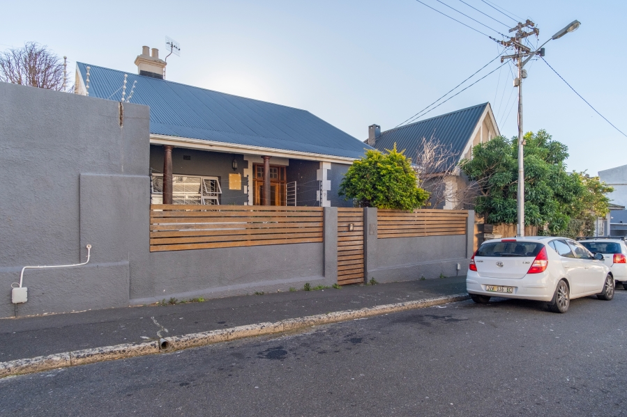 6 Bedroom Property for Sale in Woodstock Western Cape